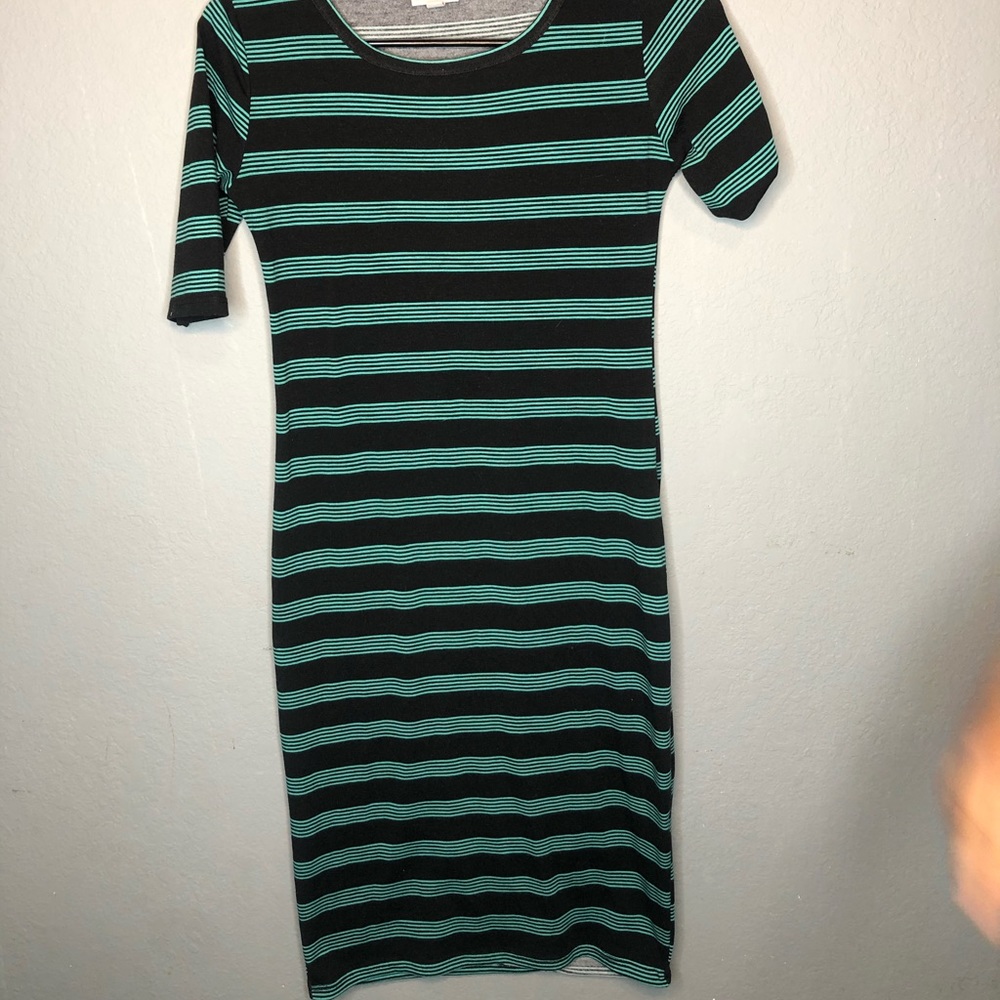 STripped dresss